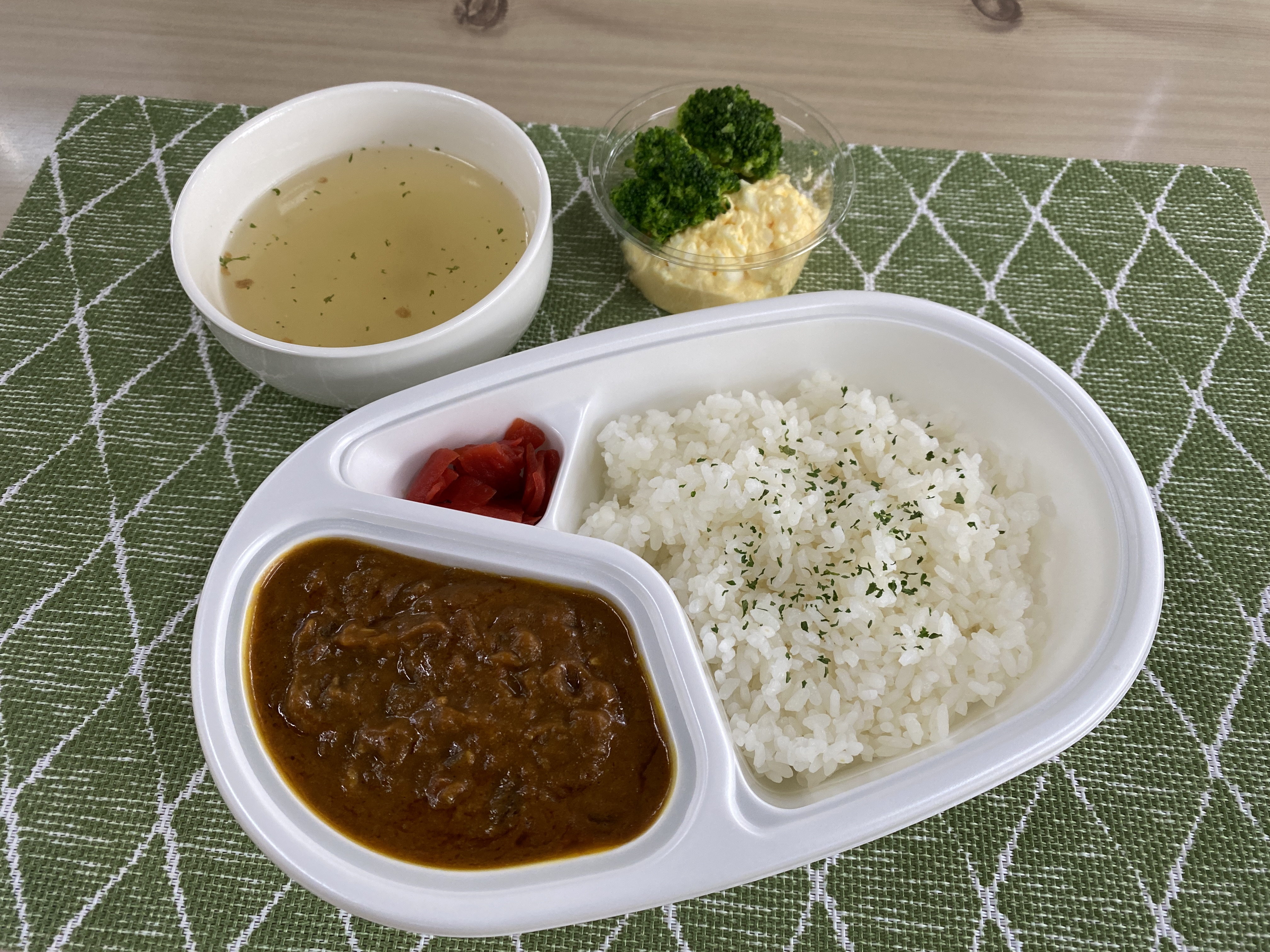 牛すじカレー弁当